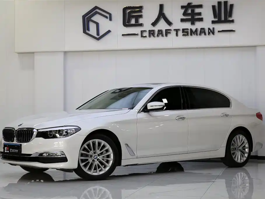 BMW 5 Series 2018 — фото 3