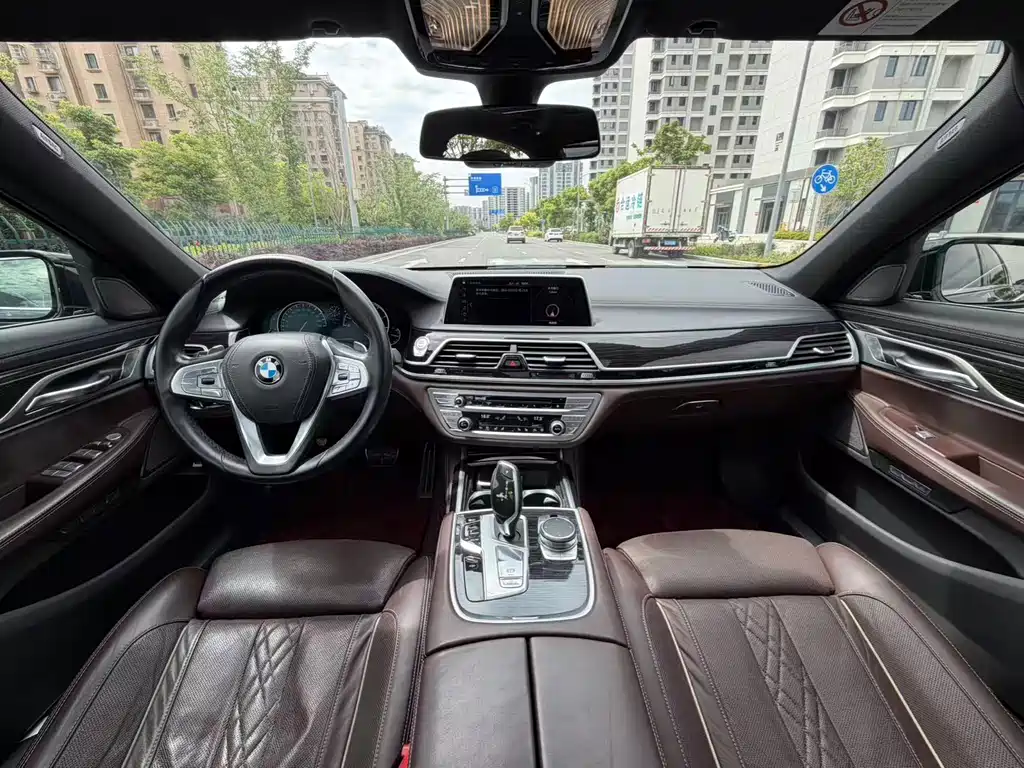 BMW 7 Series 2018 — фото 4