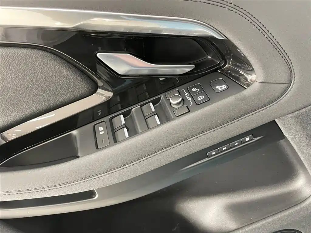 Land Rover Evoque 2020 — фото 10