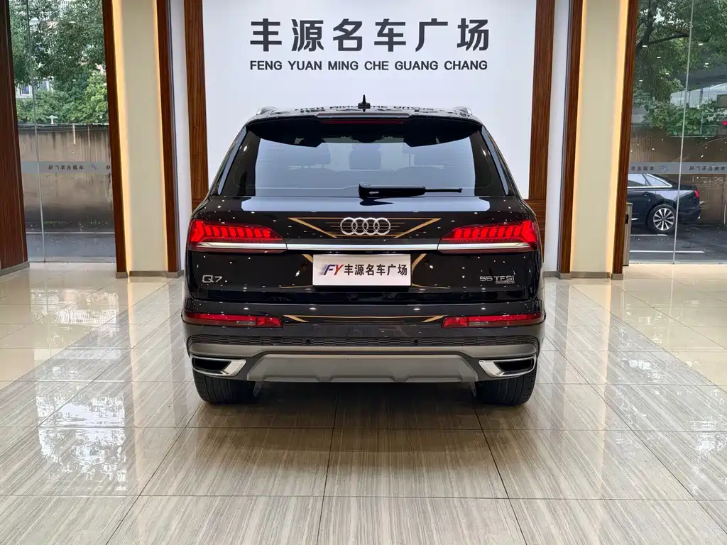 Audi Q7 2021 — фото 28