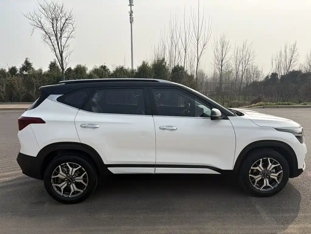 Kia KX3 2022 — фото 4