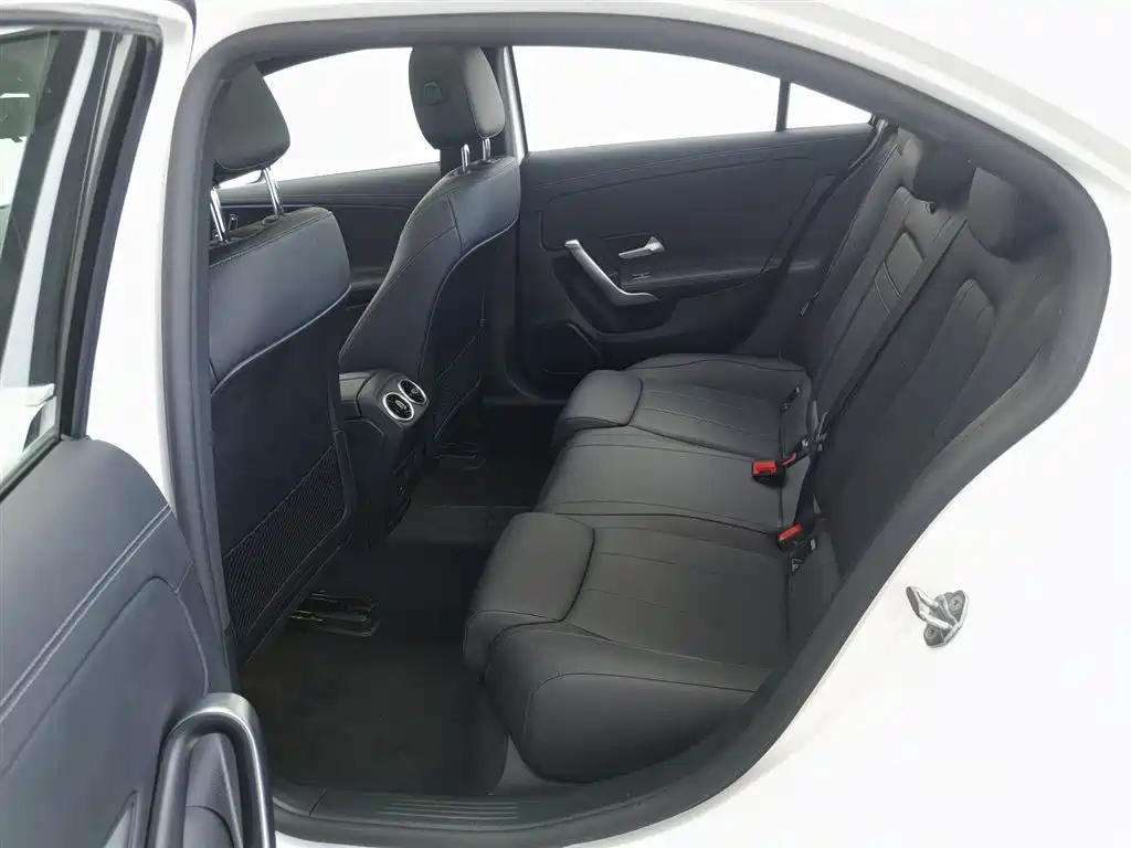 Mercedes-Benz A-Class 2022 — фото 15