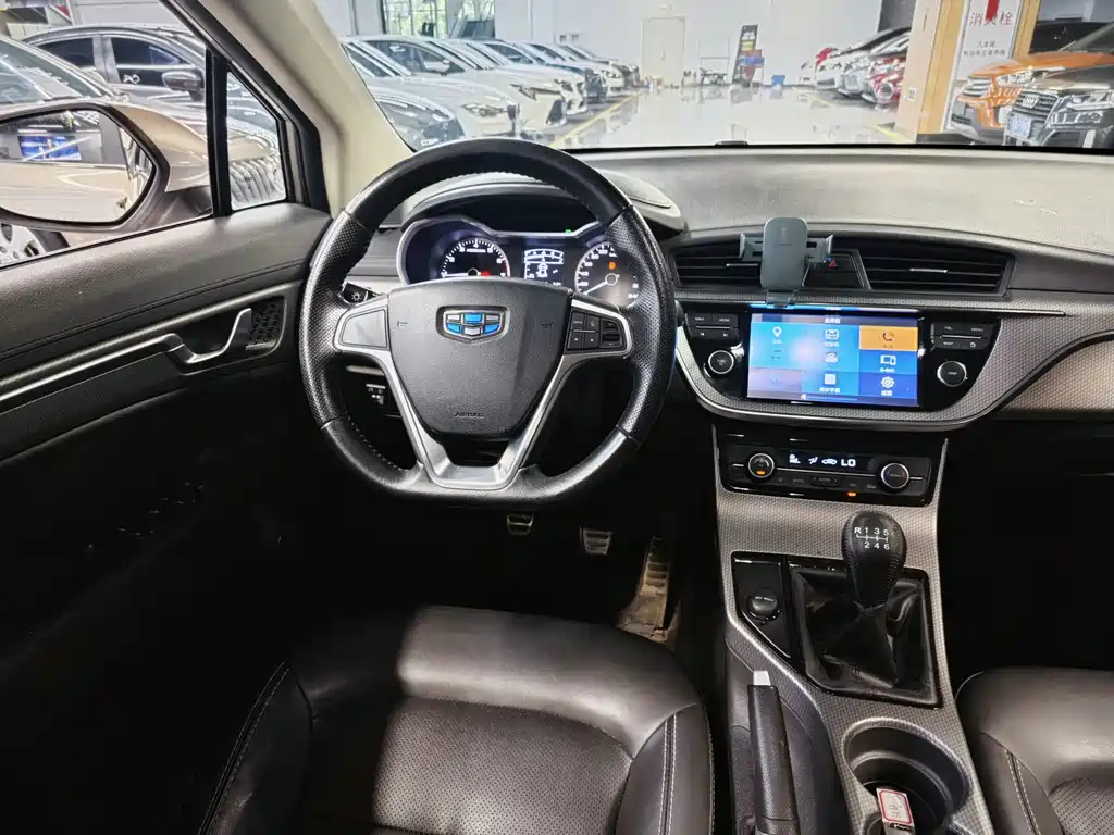 Geely Emgrand GS 2016 — фото 11