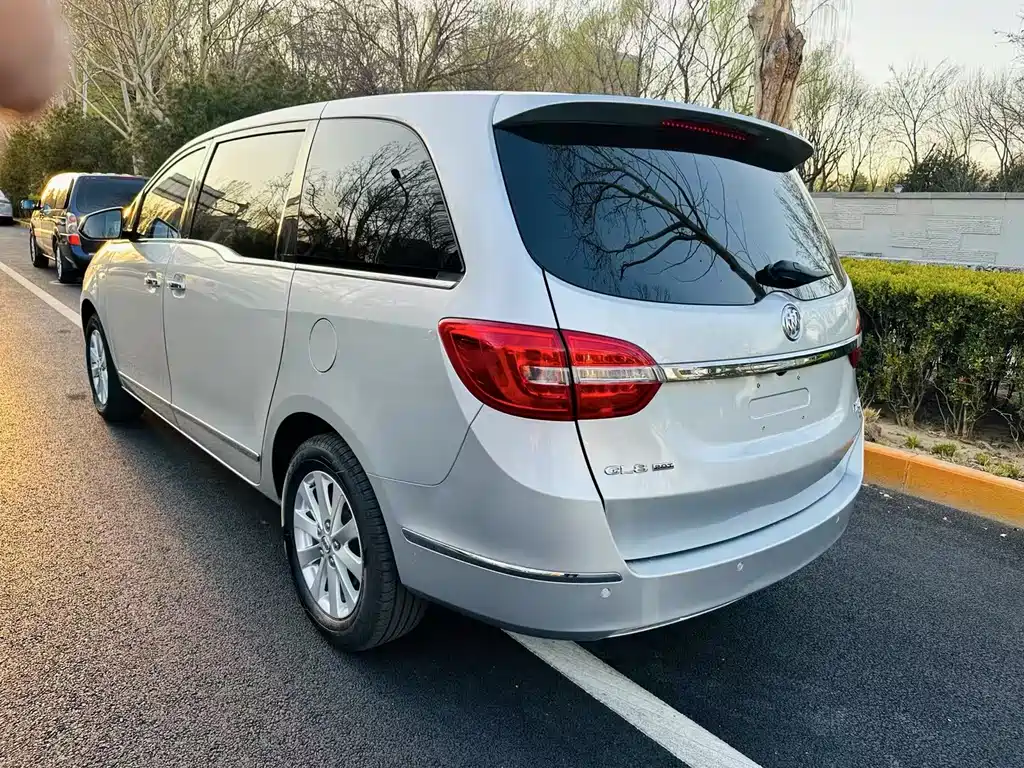 Buick GL8 2019