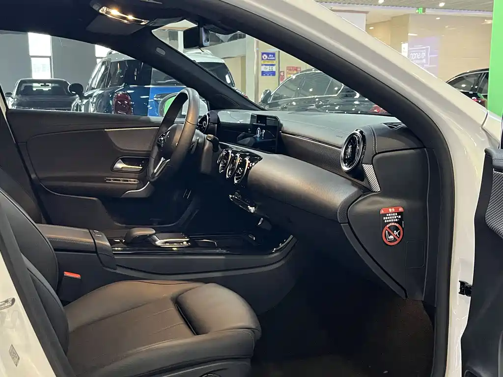 Mercedes-Benz A-Class 2021 — фото 12