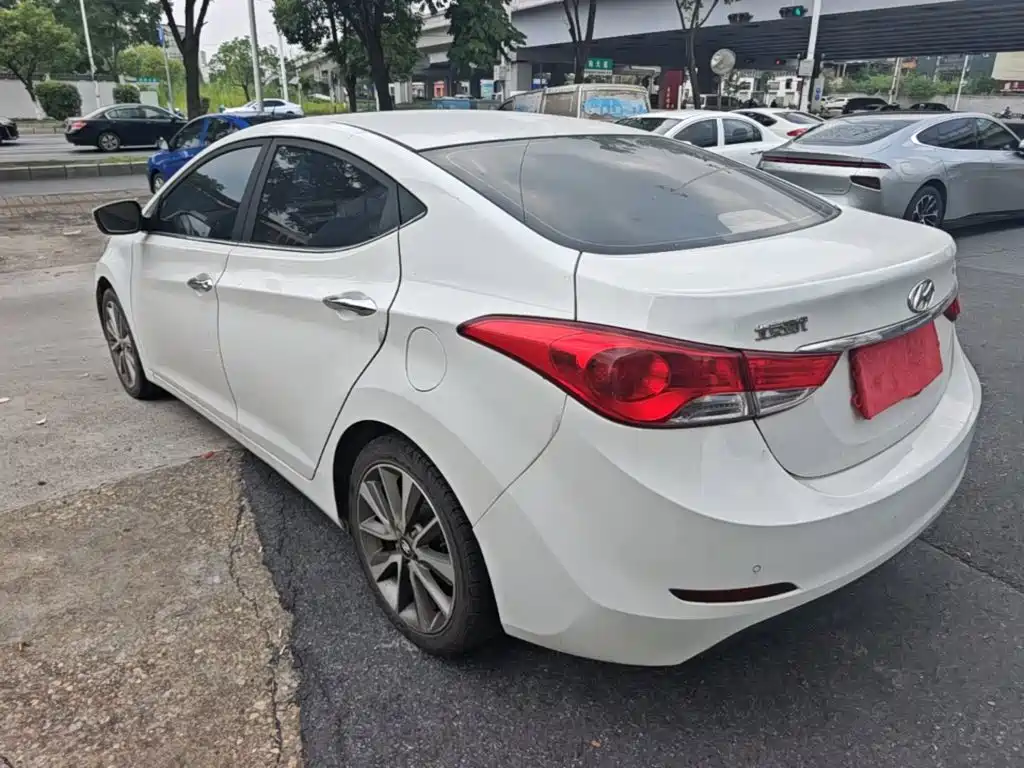 Hyundai Elantra Langdong 2015 — фото 5