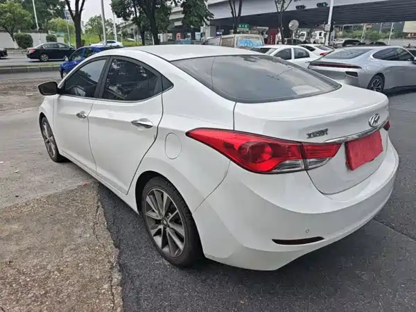 Hyundai Elantra Langdong 2015