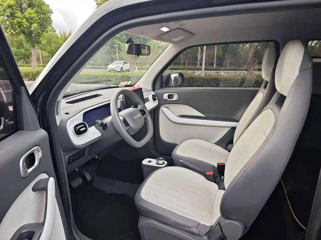Geely Galaxy Panda 2025 — фото 8