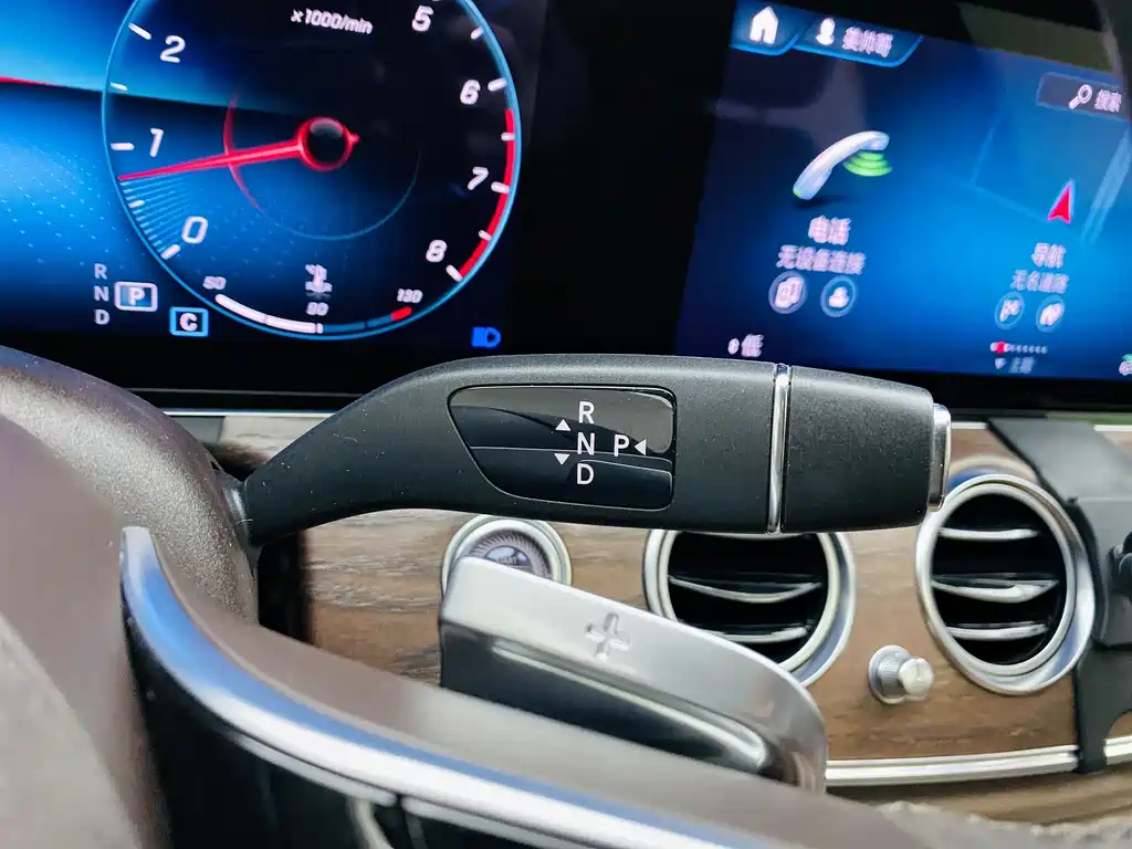 Mercedes-Benz E-Class 2022 — фото 11