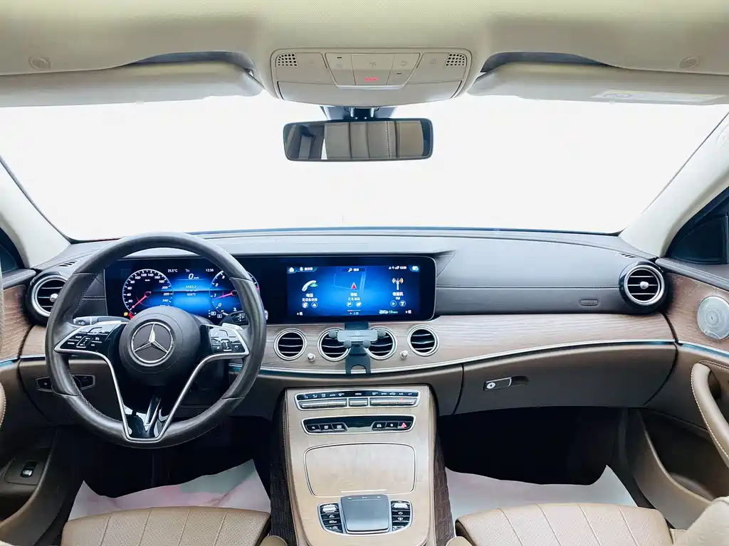 Mercedes-Benz E-Class 2022