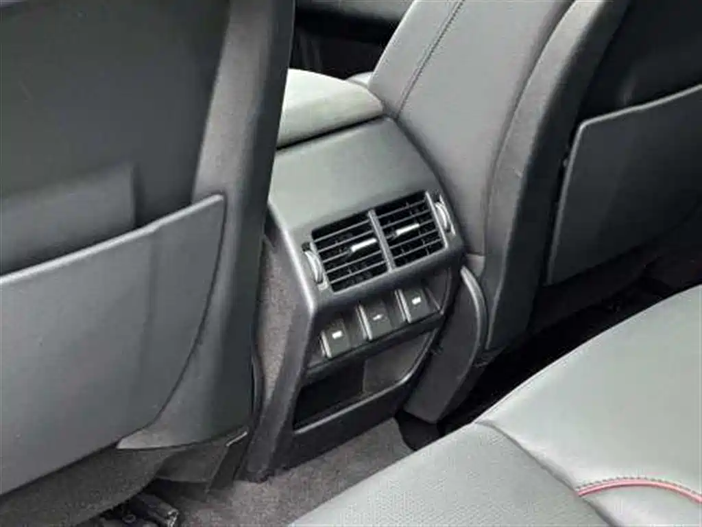 Land Rover Discovery Sport 2021 — фото 11