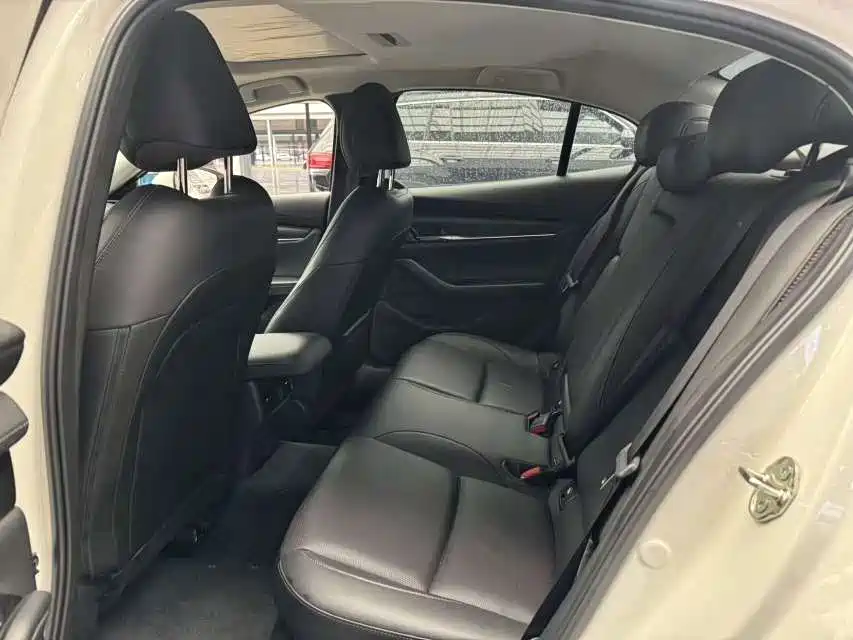 Mazda 3 Axela 2025