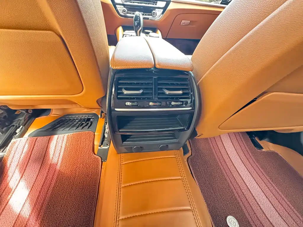 BMW 5 Series 2018 — фото 8