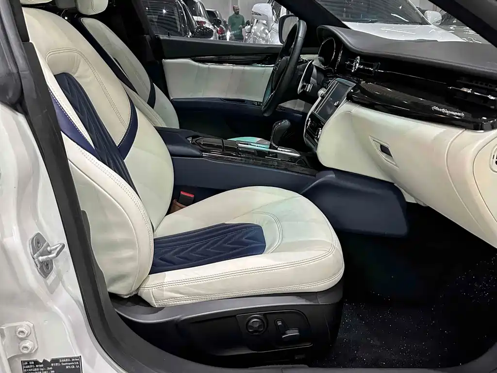 Maserati Quattroporte 2015 — фото 13