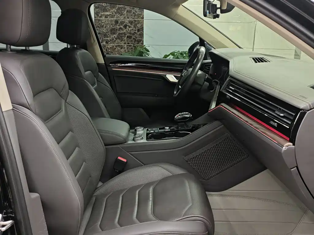 Volkswagen Touareg 2019 — фото 12