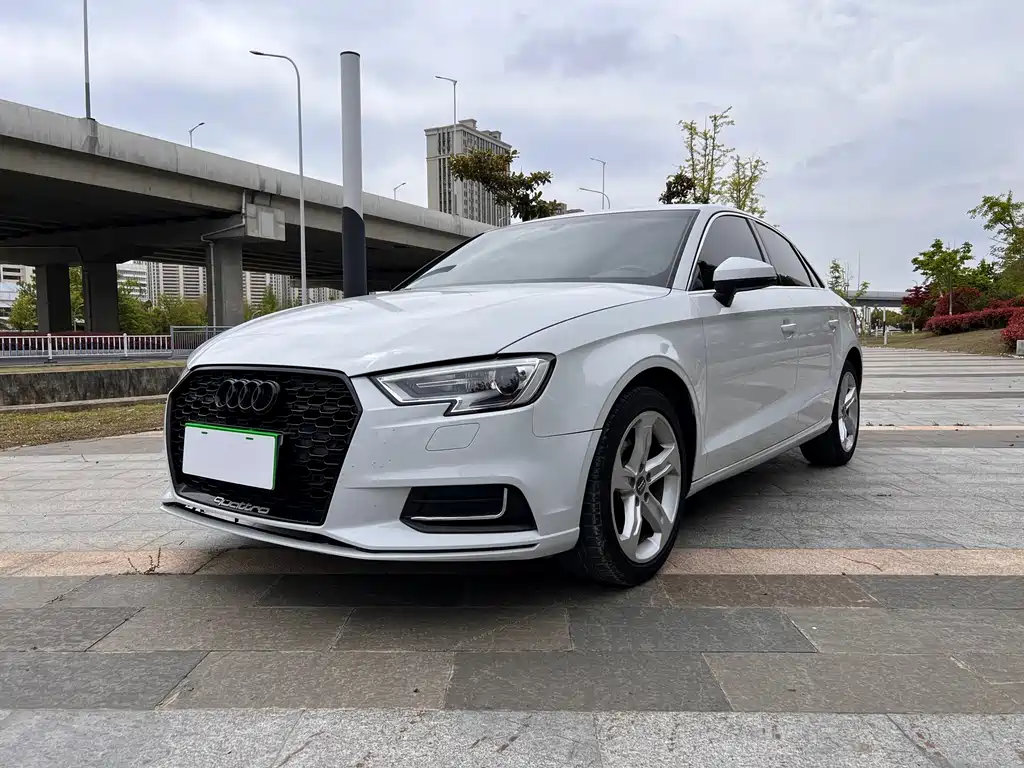 Audi A3 2019 — фото 1