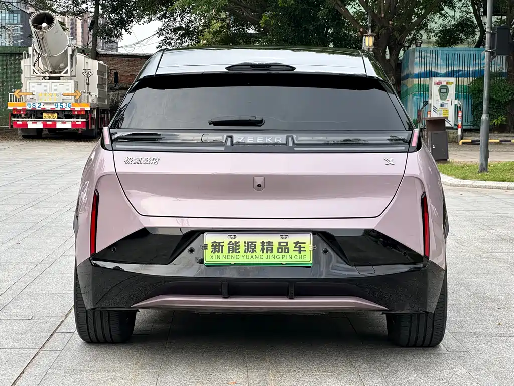 Zeekr X 2025