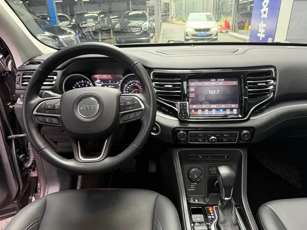 Jeep Commander 2019 — фото 12