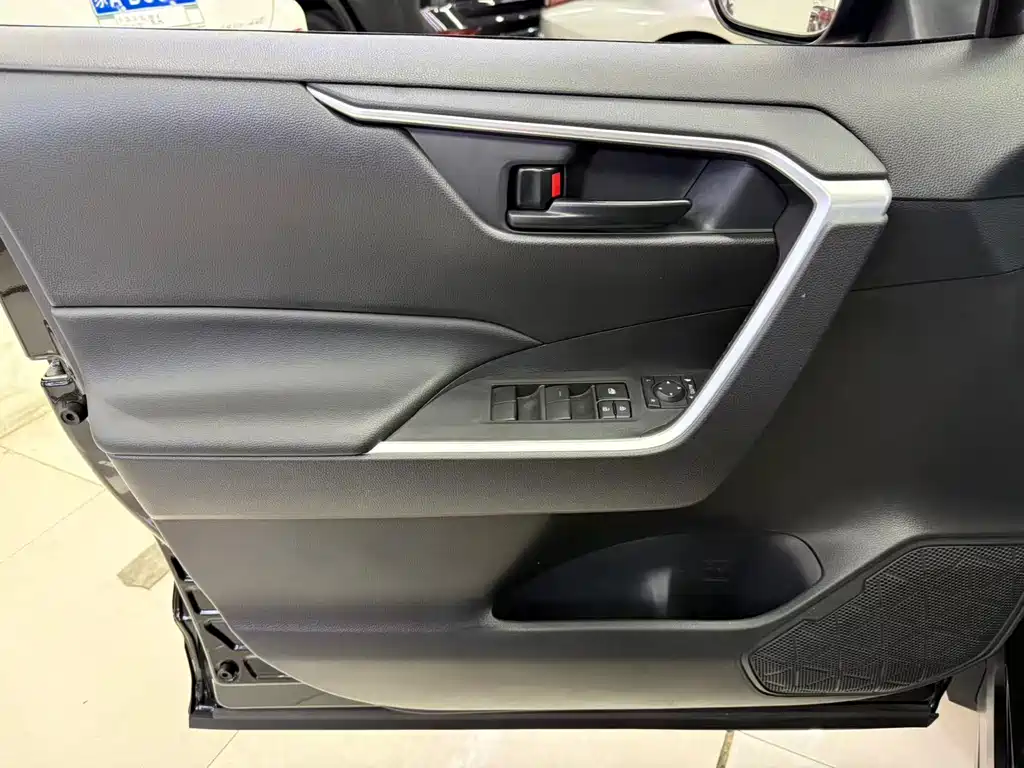 Toyota Wildlander 2024 — фото 11