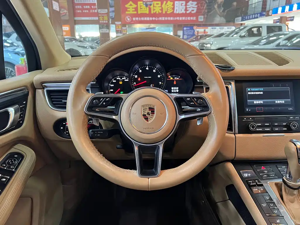 Porsche Macan 2016 — фото 9