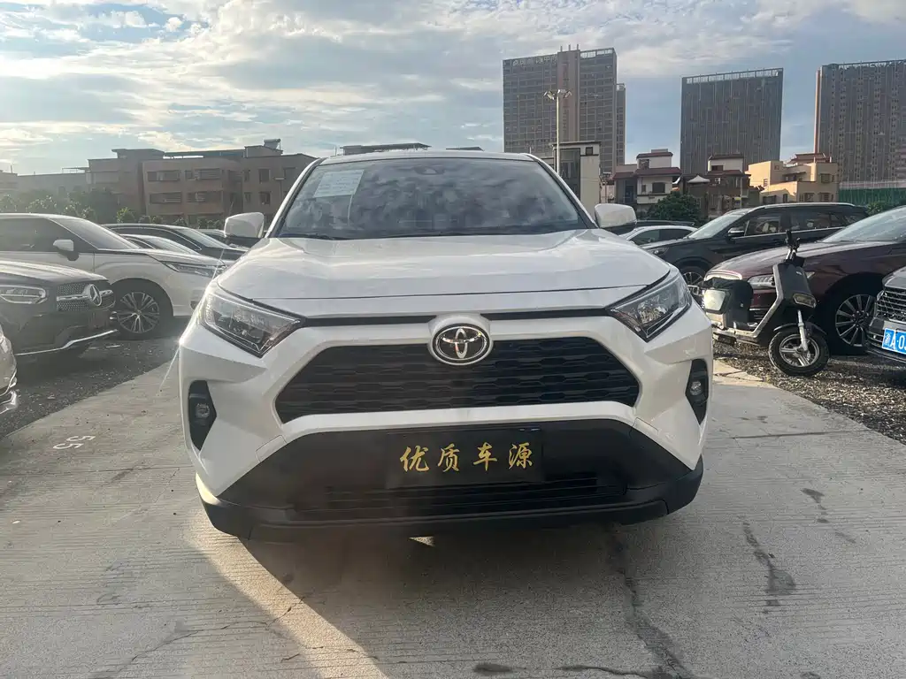 Toyota RAV4 2025