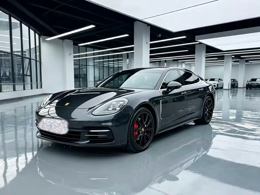 Porsche Panamera 2019 — фото 1