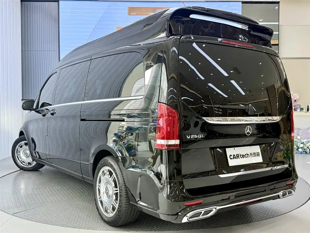 Mercedes-Benz V-Class 2024 — фото 16
