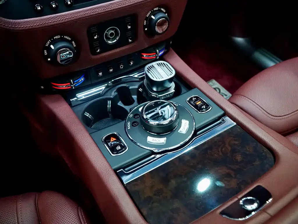 Rolls-Royce Ghost 2016 — фото 14