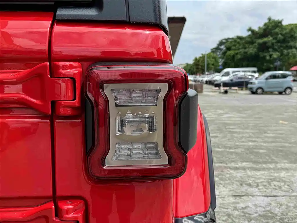 Jeep Wrangler 2021 — фото 16