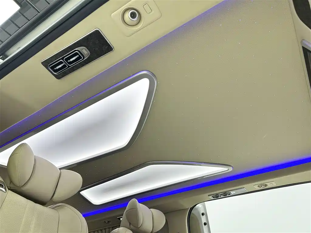 Toyota  2023 — фото 13