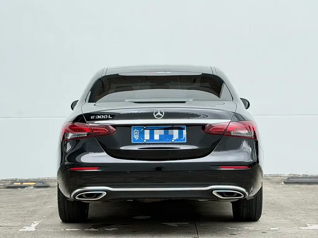 Mercedes-Benz E-Class 2023 — фото 8