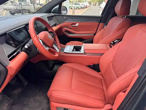 BYD Tang L 2025