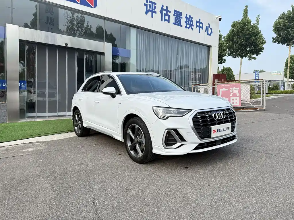 Audi Q3 2019 — фото 2