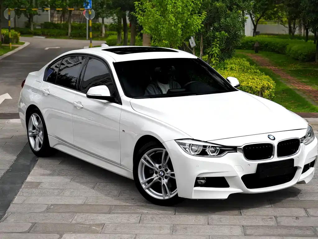 BMW 3 Series 2018 — фото 10