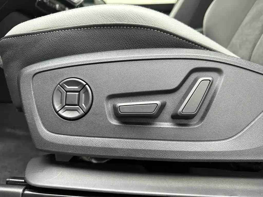 Audi Q3 2022 — фото 11