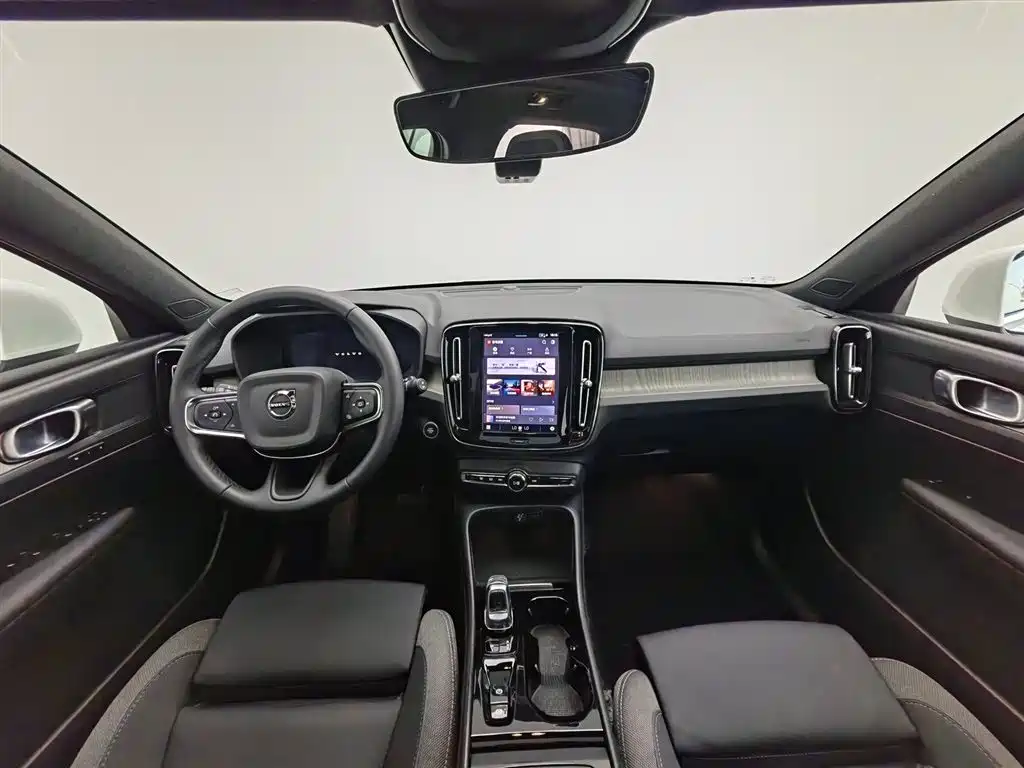 Volvo XC40 2023