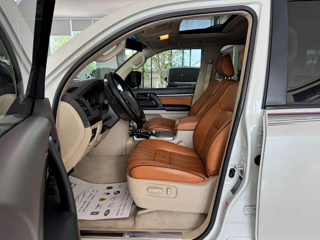 Toyota Land Cruiser 2019 — фото 3