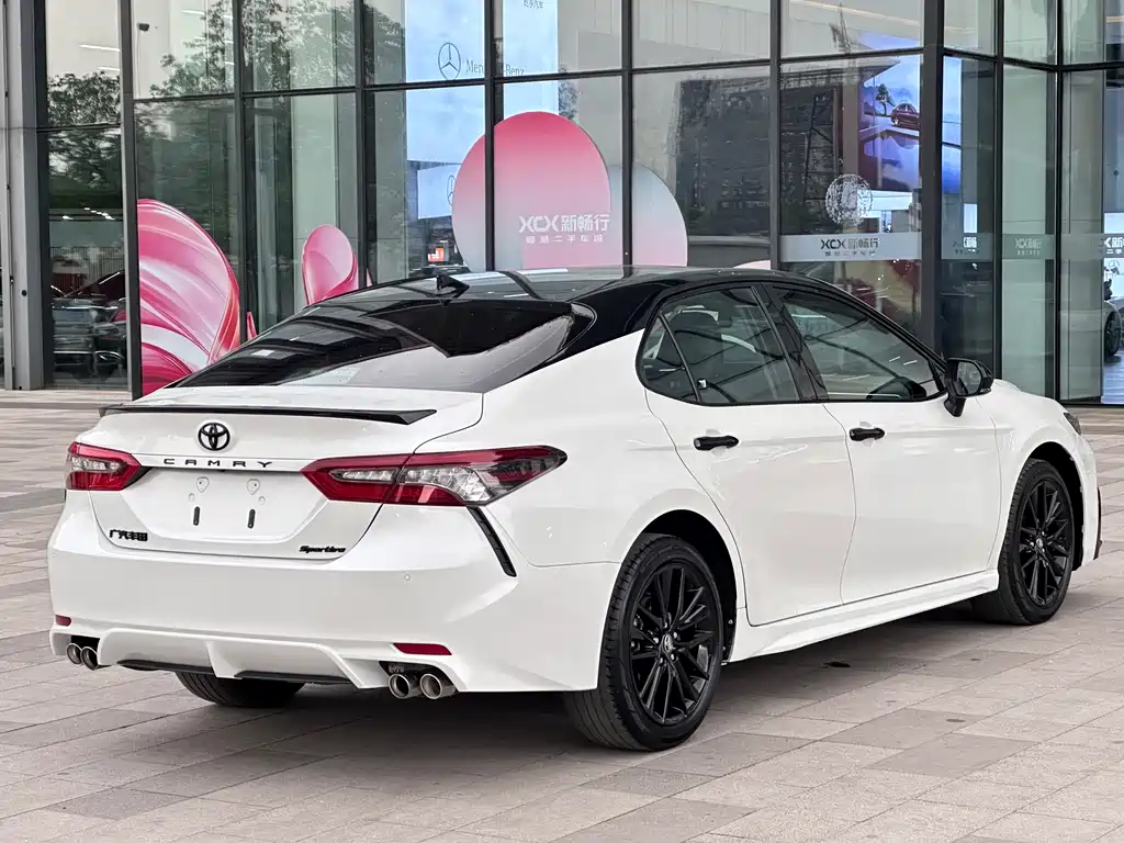 Toyota Camry 2023 — фото 9