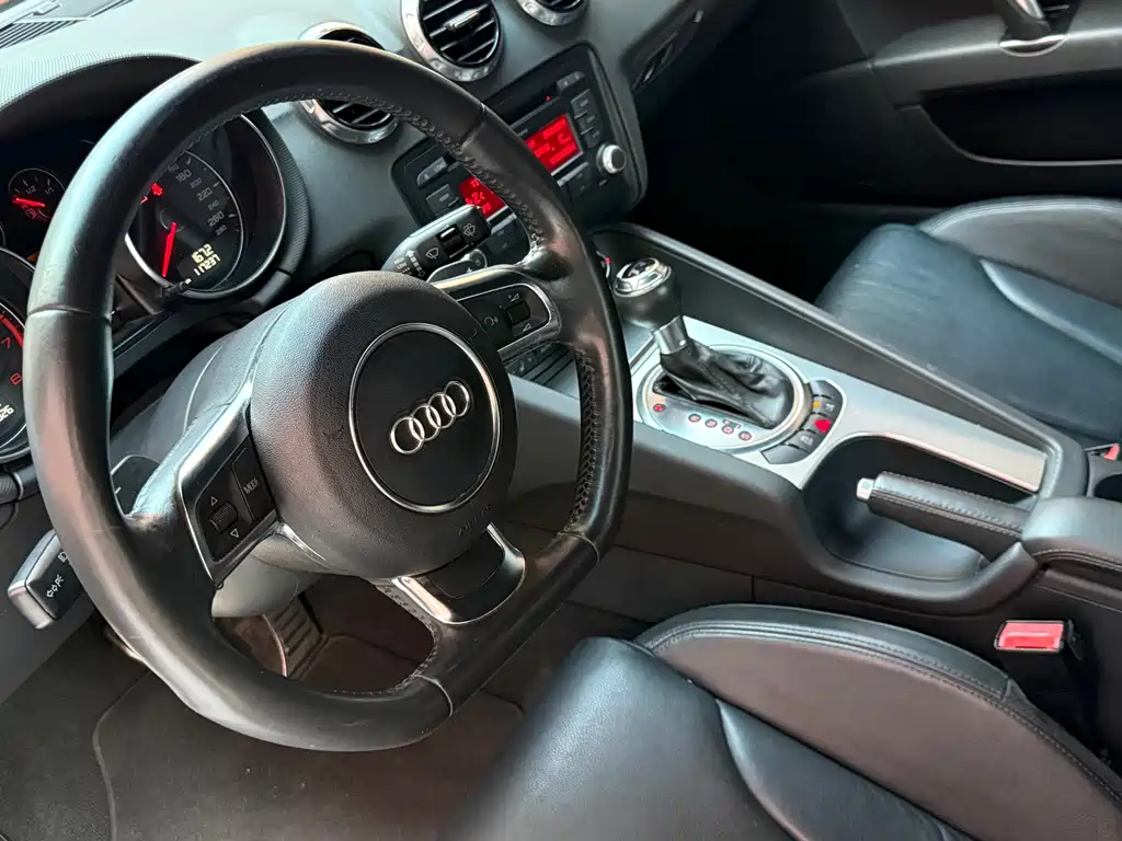 Audi TT 2014 — фото 17