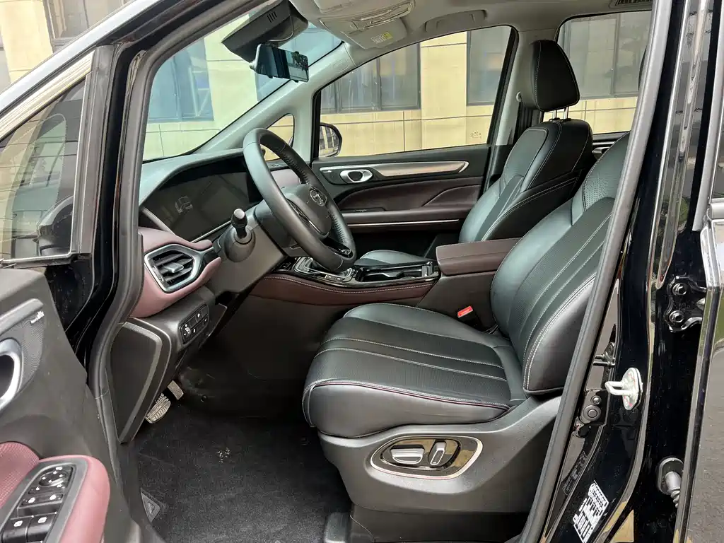 GAC Motor Trumpchi M6 2025 — фото 4