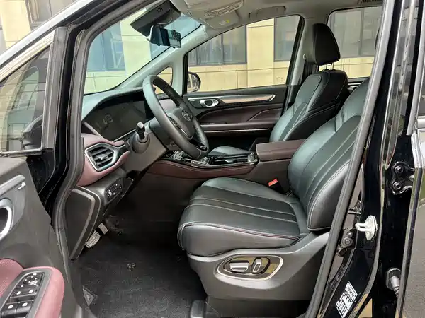 GAC Trumpchi M6 2023