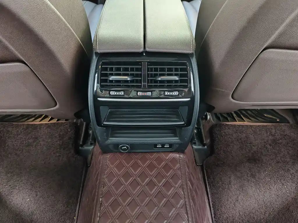 BMW 5 Series 2020 — фото 15