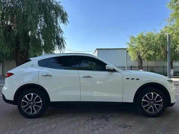 Maserati Levante 2016