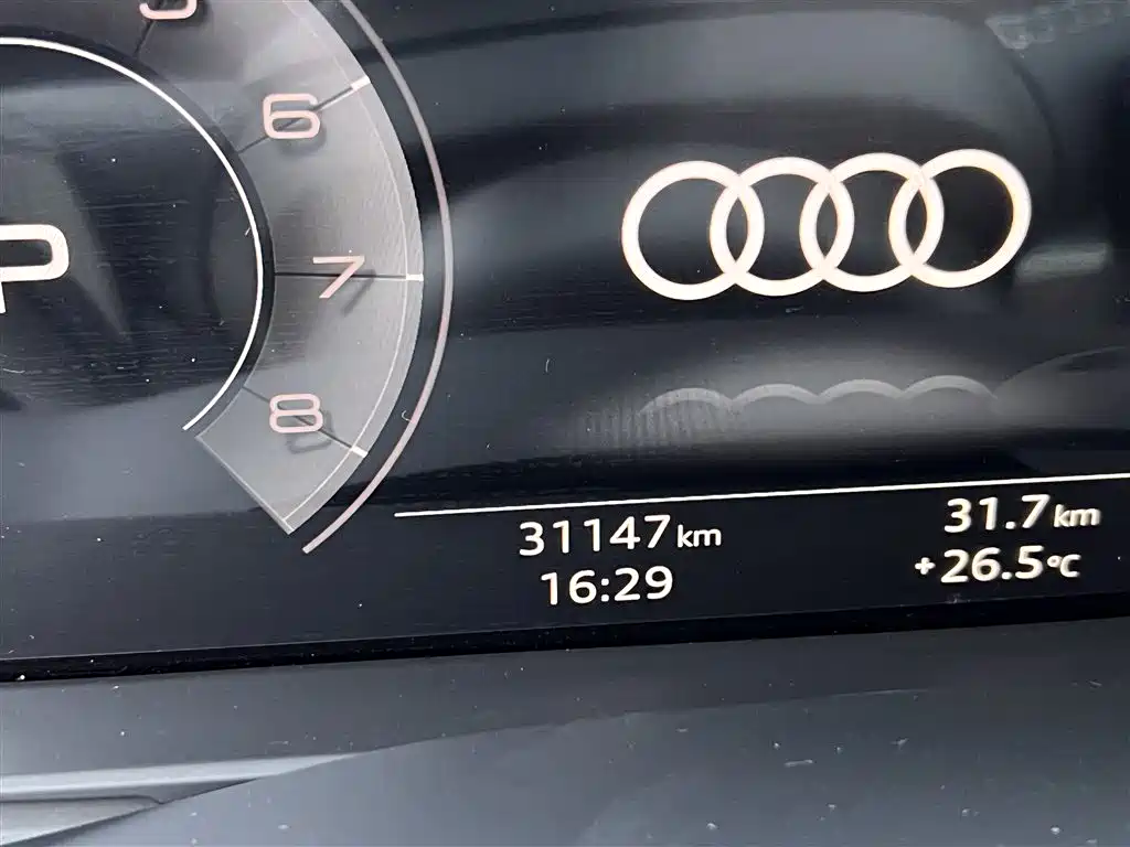 Audi Q7 2025 — фото 16