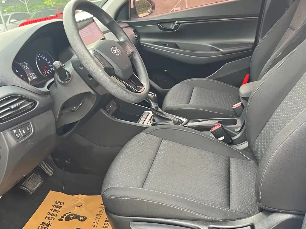 Hyundai Elantra 2019 — фото 14