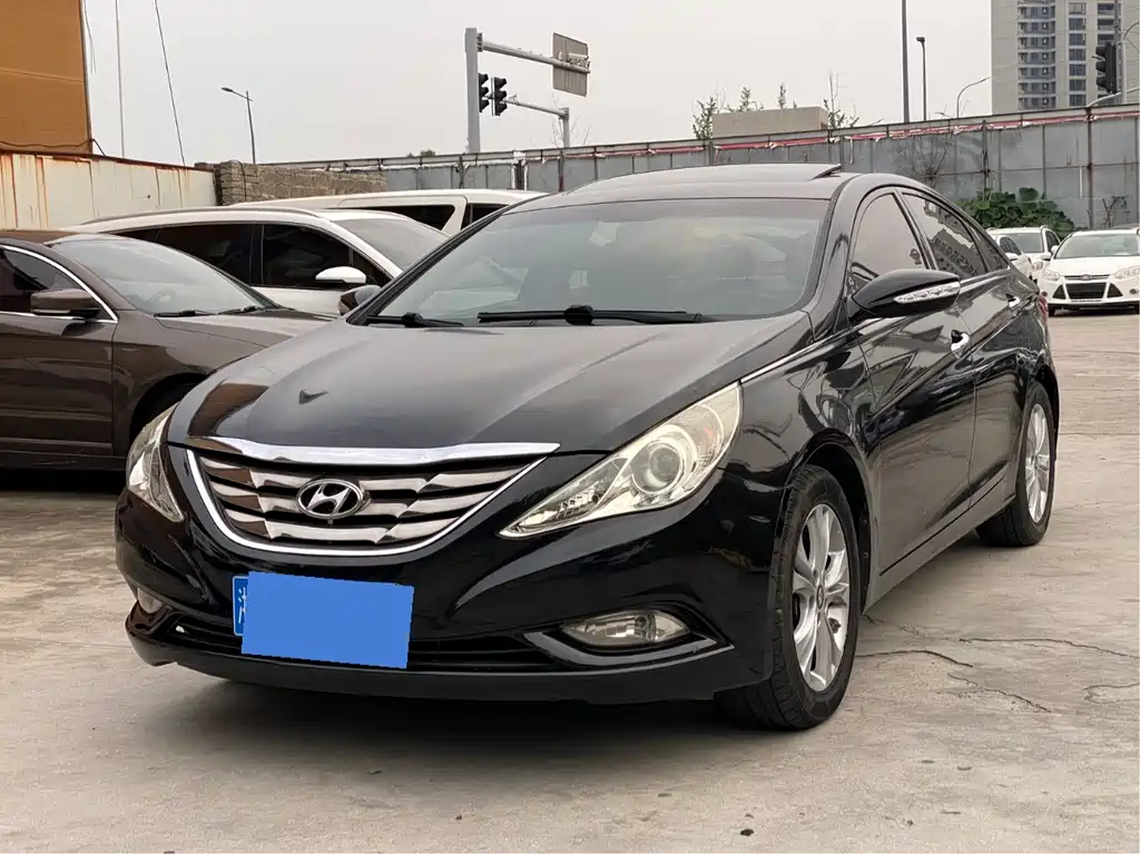 Hyundai Sonata 2011 — фото 1