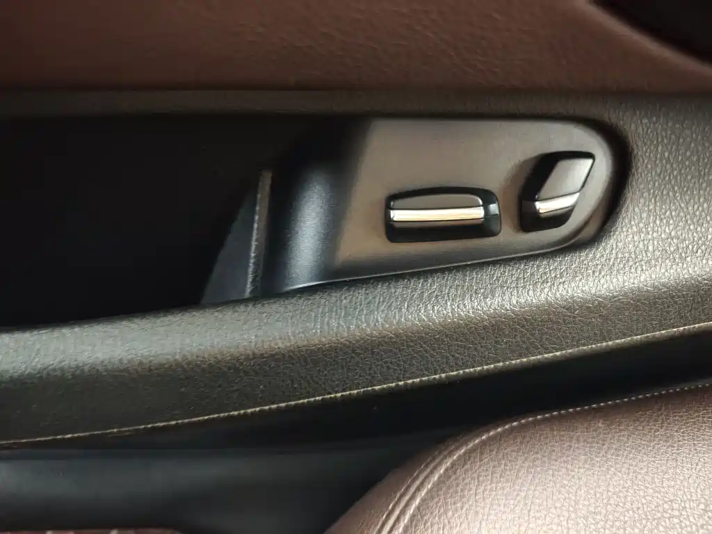 BMW 3 Series 2018 — фото 15
