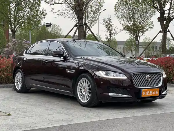 Jaguar XFL 2017