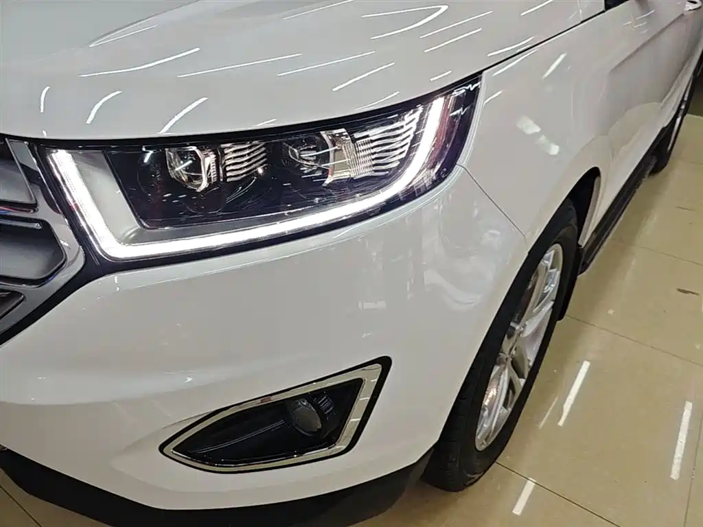 Ford Edge 2018 — фото 24