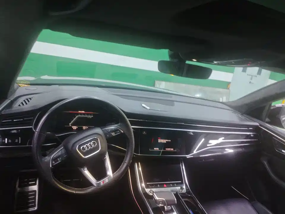Audi Q8 2022